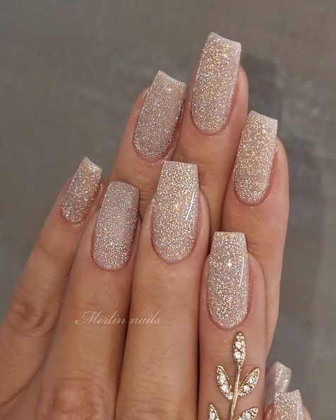 Champagne Wedding Nails: Designs For Gorgeous Brides ★ champagne wedding nails sparkly Bridal Nails, Wedding Nails, Champagne Nails, Wedding Nails Glitter, Wedding Nails Design, Gold Wedding Nails, Gold Nails Wedding, Bridal Nails Designs, Wedding Nails Art