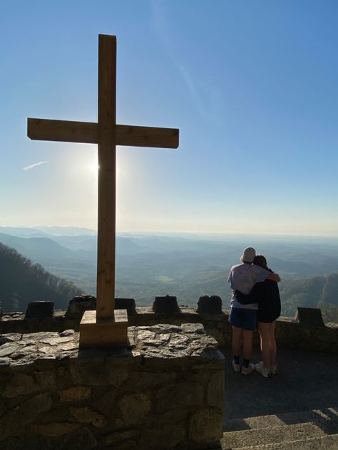 #christianity #prettyplace #mountains #photography #cross #coupleportrait #aesthetic #pretty Wedding, Couple Goals, Cristo, Amen, Moorea, Man Of God, Gods Princess, Christian Couples, Relationship Pictures