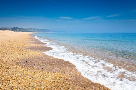 Tropical coral beach? Nope, Slapton Sands, South Devon England, Devon, Beautiful Places, Scenery, Beach, Favorite Places, Sand, Countryside, British Isles