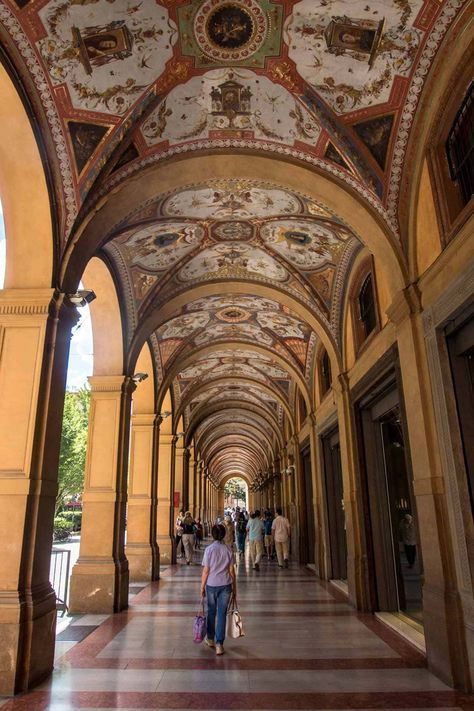 20 Bologna photos that will make you want to visit the Red City right now Ravenna, Bologna, Italy, Italy Travel, Rome, Bologna Italy, Barcelona Cathedral, Mallorca, Italia