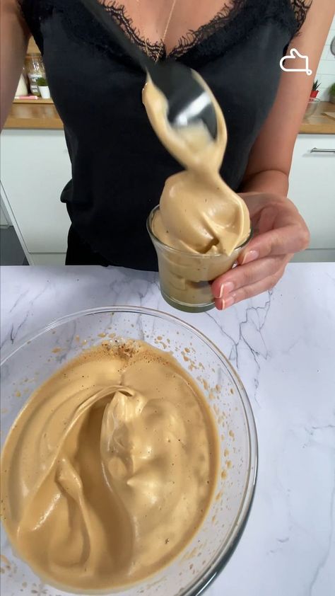 Une recette de crème de caftrès rapideréaliser 😍☕ Tiramisu, Yemek, Eten, Ciasta, Bakken, Kochen, Koken, Chantilly, Postres