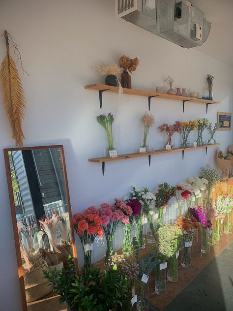Fresh, Floral, Flowers, Studio, Florist Shop Interior, Vintage Shops, Florist, Pretty Flowers, Flower Therapy