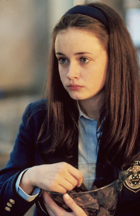 A List Of Times Rory Gilmore Was Your Role Model Films, Celebrities, Alexis Bledel, Rory Gilmore Style, Rory Gilmore, Bledel, Gilmore, Girlmore Girls, Moda