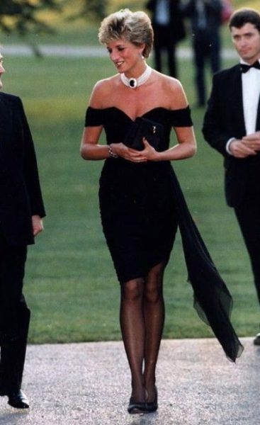 Princess Diana Celebrities, Fashion, Lady, Queen, Robe, Chignon, Style Icon, Moda, Dress
