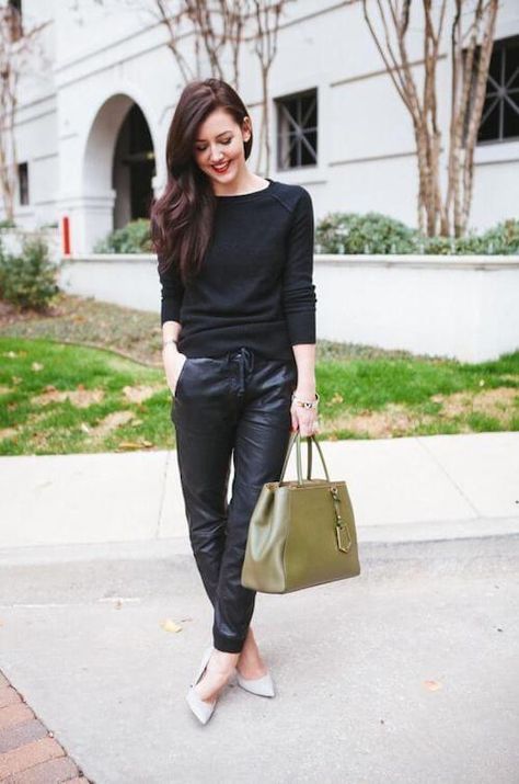 70+ Best Leather Pants Outfits We Can't Wait To Copy 2022 Casual, Casual Chic, Shorts, Leather Trousers, Outfits, Leather Jogger Pants, Leather Joggers, Leather Pants Outfit, Joggers Outfit