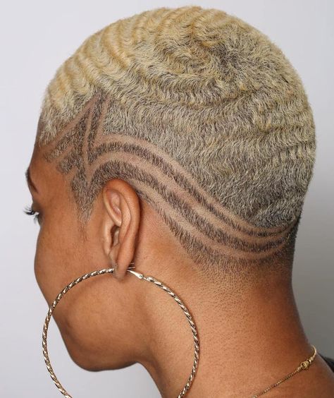 Very Short Blonde Cut with Waves Latest Hairstyles, Shaved Hair Designs, Shaved Hair, Thick Hair Styles, Kinky Hair, Afro Textured Hair, Hair Designs, Textured Hair, Hair Cuts
