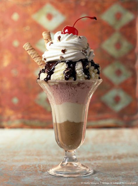 25+ best ideas about Ice Cream Sundaes on Pinterest | Ice cream toppings, Sundae party and Ice ...
