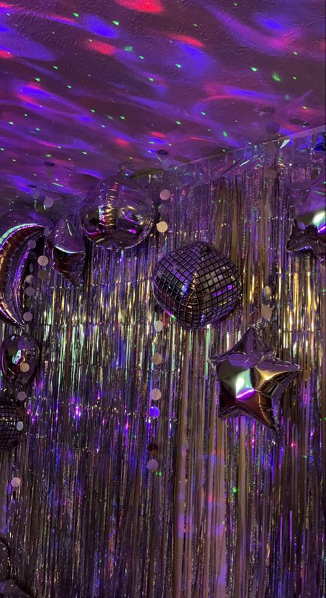 Glow Party, 2000s Birthday Party Theme, 2000s Party Theme, Rave Theme Party, 2000 Theme Party Ideas, 2000s Theme Party, Disco Party Aesthetic, 70s Theme Party, 70s Birthday Party Ideas