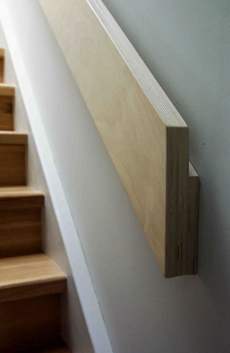 #stairsdesign #crafts #stairsdecor #stairsmakeover Timber Handrail, Stair Handrail, Staircase Handrail, Closed Stairwell Ideas, Loft Railing, Basement Remodeling, Basement Stairs, Home Stairs Design, Stairs Landing