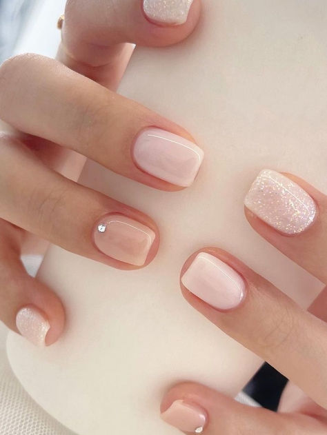 milky white nails: white, nude, and glitter Nail Designs, Ongles, Uñas, Chic Nails, Classy Nails, Pretty Nails, Sophisticated Nails, Kuku, Classy Nail Designs