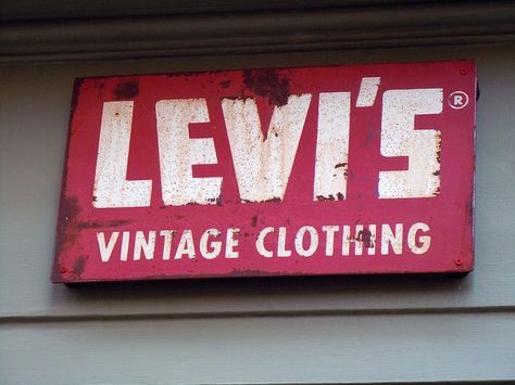 Ladies Levi's with my cowboy boots was all I used to wear! Vintage, Retro, Retro Logos, Logos, Vintage Levis, Levis Vintage Clothing, Levi's Brand, Levis Aesthetic, Clothing Logo