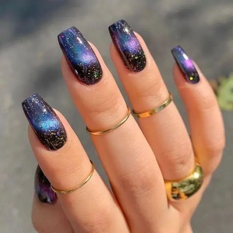 42+ Modern Galaxy Nails That Take Your Manicure Up A Notch Nail Designs, Acrylic Nail Designs, Nail Art Designs, Holographic Nails, Blue Glitter Nails, Nail Trends, Fancy Nails, Galaxy Nail Art, Trendy Nails