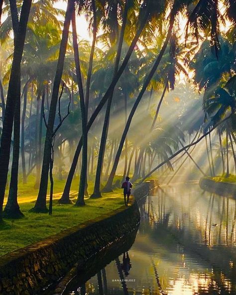 Discover India on Instagram: “Snehatheeram Beach in Thrissur district, Kerala is also known as Love Shore, and we can feel its vibe through this picture. Courtesy:…” Art, Nature, Indonesia, Instagram, Photo, Fotografie, Poses, Anime Scenery, Fotografia