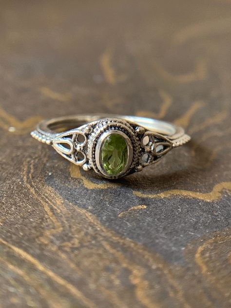 Minimalistic Ring, Zierlicher Ring, Engagement Ring Gemstone, Green Jewellery, Silver Ring Engagement, Jewellery Ring, Indie Jewelry, Dope Jewelry, Funky Jewelry