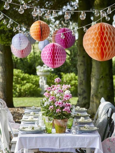 Alfresco dining ideas: hanging decorations Decoration, Ideas, Summer Garden Party Decorations, Summer Garden Party, Spring Garden Party, Garden Party Decorations, Garden Party, Tropical Garden Party, Outdoor Party Decorations