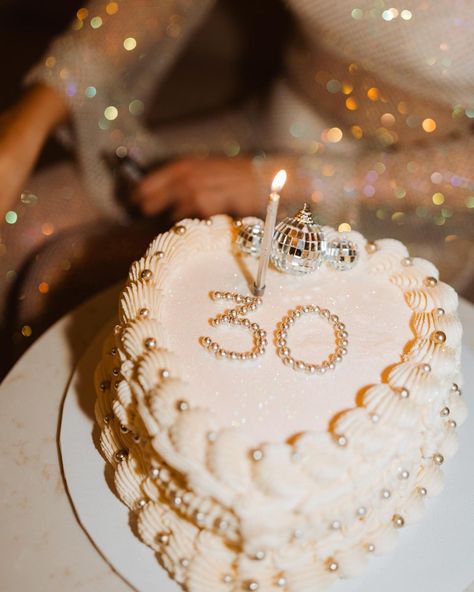 Wedding, Dessert, Cake, Golden Birthday, Birthday Posts, 30th Cake, Elegant Birthday, Birthday Brunch, 25th
