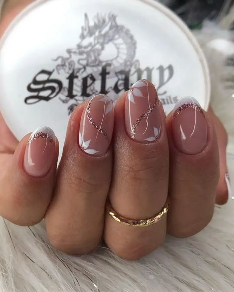 50 Elegant Wedding Nails Perfect For Your Big Day Cute Nails, Elegant Nails, Fancy Nails, Trendy Nails, Chic Nails, Pretty Nails, Classy Nails, Classic Nails, Subtle Nails
