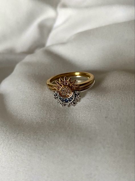 set of rings one a gold sun shape and a silver moon shape Pandora Sun Moon Ring, Moon And Sun Matching Rings, Pandora Sun Charm, Moon And Sun Ring Couple, Pandora Sun Ring, Matching Sun And Moon Rings, Sun Moon Wedding Rings, Moon Sun Ring, Moon Rings Aesthetic