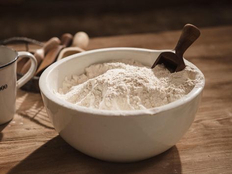 What’s the Difference Between Self-Rising and All-Purpose Flour | Double check your bag, because they’re not interchangeable. Pizzas, Food Network, Bread Flour, Types Of Flour, Regular Flour, Flour, Bread Rolls, Purpose Flour, Gluten Free Flour