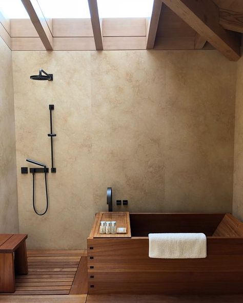 Interior, Onsen Bath, Japanese Bath House, Modern Japanese Bathroom, Japanese Bathroom Design Small Spaces, Modern Japanese Homes, Japanese Bathtub, Japan Bathroom Design, Japanese Bathroom Design