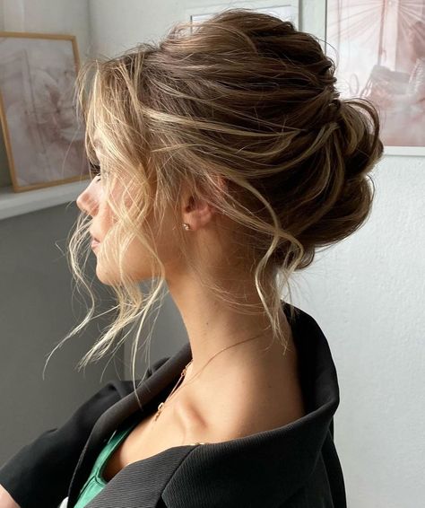 Messy Updo with Face-Framing Pieces Up Dos, Easy Updos For Medium Hair, Updo Hairstyles For Wedding, Easy Updo Hairstyles, Easy Updo, Easy Updos, Medium Hair Updo For Wedding, Updo Hairstyles Tutorials, Messy Updos For Short Hair