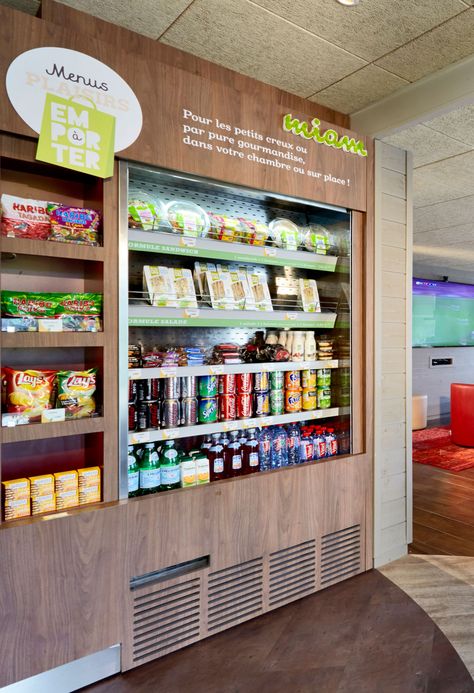 Louvre Hotels Group launches “Grab & Go”, a new self-service restaurant concept Grocery Store Design, Food Retail, Restaurant Bar, Restaurant Concept, Restaurant Design, Restaurant Interior, Supermarket Design, Bakery Interior, Retail Design