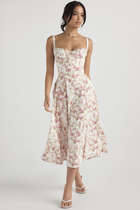FeaturesYou'll feel super feminine in our Floral Print Sundress. perfect for summer garden parties. Cut from stretch cotton. it's printed with the prettiest green flowers and has a bodice design with a delicate lace back for an adjustable fit. The gathered bust is styled with drawstring ties. and side slits add a touch of flair.It's fully lined for comfort and has a zipper on the left side for easy on and off. Size Chart US UK EU AU XS 2 6 34 6 S 4 8 36 8 M 6 10 38 10 L 8 12 40 12 Flowy Midi Dress, Flowy Sundress, Floral Print Sundress, Midi Dresses, Summer Dresses For Women, Puff Sleeve Dresses, Sundress, Sundresses, Maxi Dress