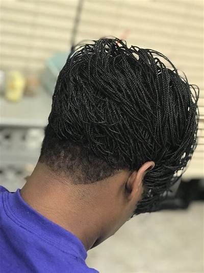 Would like to have this haircut and braids 😁 | Braids for short hair ... Short Hair Styles, Short Dreadlocks Styles, Shaved Sides, Bob Braids Hairstyles, Braids Bob Style, Braids For Short Hair, Braids With Shaved Sides, Short Bob Braids, Bob Braids