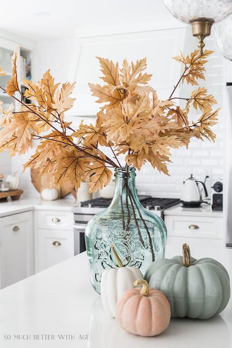 Decorating Ideas with Muted Fall Colors | So Much Better With Age #falldecor #fallfoliage #decoration #homedecor Autumn Decorating, Home Décor, Decoration, Fall Decorating, Fall Decor Inspiration, Fall Decor, Fall Decor Diy, Fall Entry Table Decor, Seasonal Decor