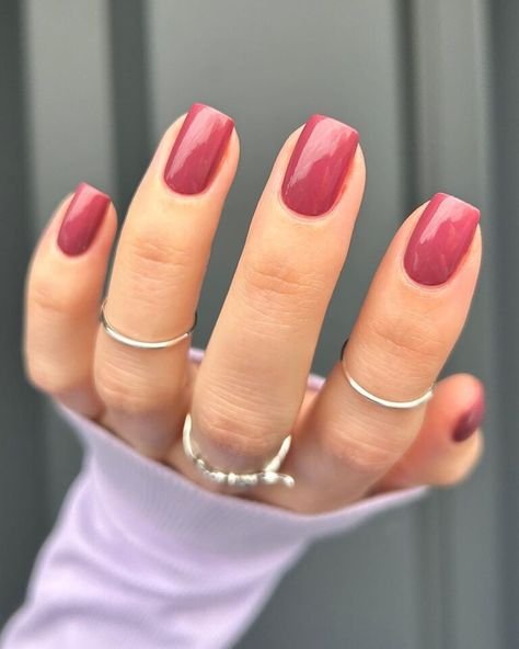 40 Trendy Spring Short Nails to Inspire You Ombre, Spring Nail Colors, Trendy Nails, Work Nails, Short Square Nails, Square Nails, Nail Colors For Spring, New Nail Trends, Short Square Acrylic Nails