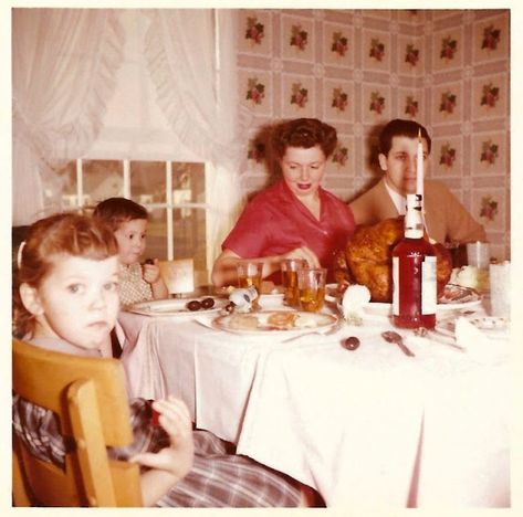 30 Intimate Snaps That Capture Thanksgiving Dinners in the 1950s and 1960s Thanksgiving Decorations, Vintage Photos, Vintage, Vintage Halloween, Thanksgiving, Vintage Thanksgiving, Wild Turkey Whiskey, Wild Turkey, Thanksgiving Dinner