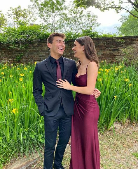 Prom, Homecoming Couple, Couples Prom Outfits, Prom Photos, Formal Couple Outfits, Couples Prom, Prom Couples Burgundy, Couple Prom Pictures, Prom Pictures Couples