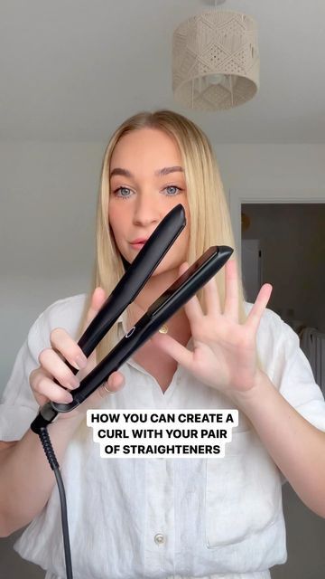 🇬🇧 HAIR HACKS | HOW TO | STYLE on Instagram: "for those of you who still can’t curl with a pair of straighteners, I am going to show you x3 super clear different ways how you can curl with your straighteners (apologies, only curl number 1 is here as not enough time in the reel! Save and look out for curls 2 & 3 which will be in separate reels) 🖤 #haireducation #hairtutorial #curls #hairstyle #chloeswiftstylist" Instagram, Curling Hair With Straightner, Straightener Curls, Hair Straightener Curls, How To Curl Your Hair, Curl Hair With Straightener, How To Curl Hair, Curling Straight Hair, Curls With Straightener