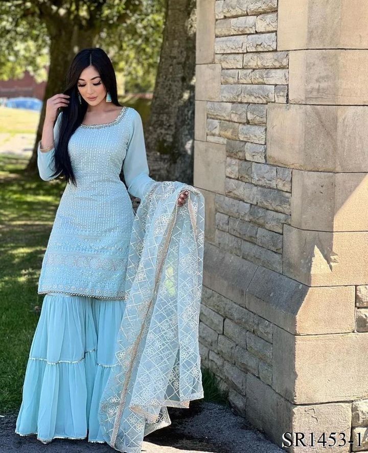 Indian Fashion Dresses, Indian Dresses Traditional, Indian Dresses, Pakistani Fancy Dresses, Stylish Dress Designs, Desi Fashion Casual, Party Wear Indian Dresses, Sharara Designs, Sharara Designs Simple