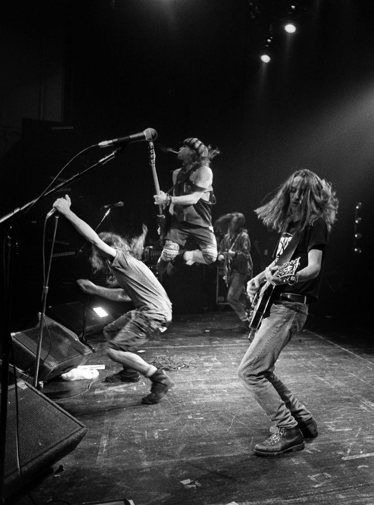 the band pearl jam performing on stage