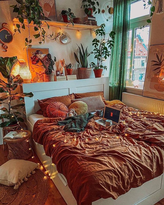 plant lover's bedroom - Geecomfy Bedroom, Cosy Bedroom, Inspiration, Apartment Room, Inredning, Cozy Room, Apartment Decor, Dreamy Room, Cozy Bedroom