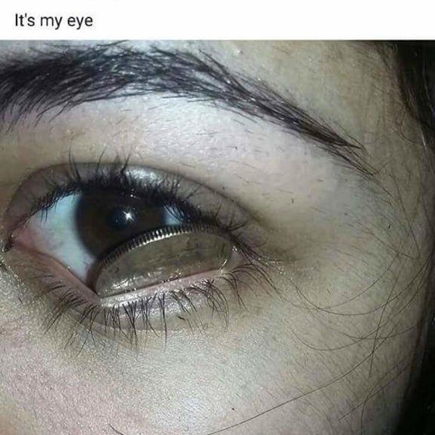 an image of someone's eye with the caption that reads, i don't know what it is