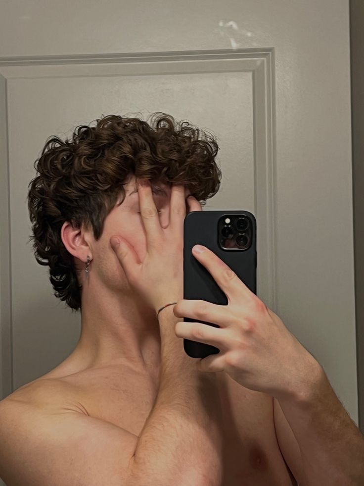 Men’s Short Haircuts For Curly Hair, Styling Long Curly Hair Men, Men Hairstyles Curly Hair, Male Undercut Curly Hair, Men Hairstyles Curly, Haïr Style For Curly Hair Men, Curly Haircuts For Guys, Short Layered Curly Hair Men, Best Curly Hairstyles For Men