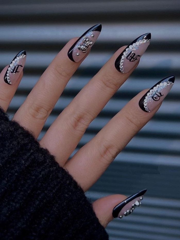 Korean side black tips with gems Nail Designs, Trendy Nails, Fall Nail Designs, Korean Nails, Dark Nails, Nail Trends, Korean Nail Art, Trendy, Stylish