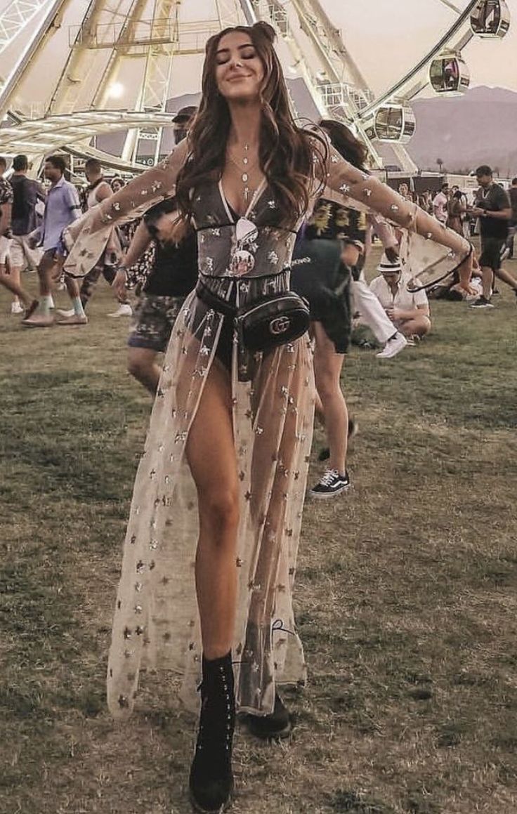 What to Wear for a Festival | HOWTOWEAR Fashion Rave, Rave Outfits, Gaya Rambut, Giyim, Mode Wanita, Black Festival Outfit, Edm Festival Outfit, Outfit, Jackson
