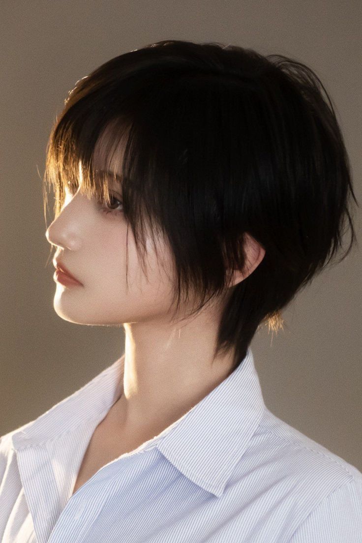 A pixie bob is a hairstyle that combines elements of a classic bob haircut and a short pixie haircut. it's essentially a longer, or a grown-out, pixie cut that has a bob like shape. #undercutpixiewithhairtattoo 😍 #hairtattoo #Hairology https://youtu.be/lCEMW1DsiR4 Girl Short Hair, Asian Short Hair, Tomboy Haircut, Hair Reference, Gaya Rambut, Court, Short Hair Tomboy, Tomboy Hairstyles, Haar