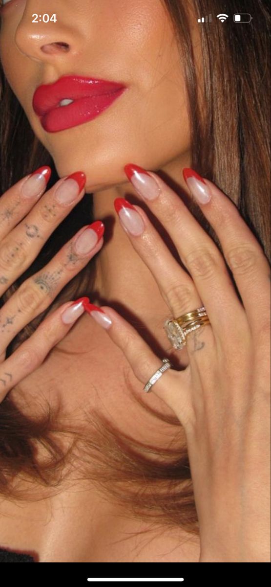 Trendy Nails, Chic Nails, Red Nails, Red Acrylic Nails, Oval Nails Designs, Bright Red Nails, Nail Colors, Red Summer Nails, Almond Nails Red
