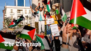 video: Pro-Palestine protesters occupy historic building