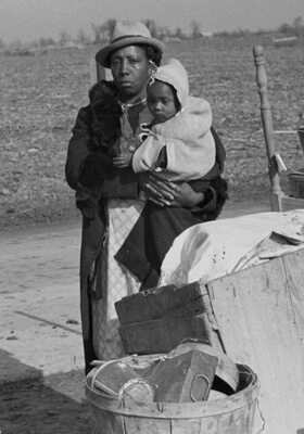Arthur Rothstein, Evicted sharecroppers along Highway 60, New Madrid County, Missouri, January 1939, FSA-OWI Collection, Library of Congress, LC-USF33- 002927-M5.