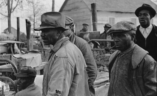 Arthur Rothstein, Evicted sharecroppers along Highway 60, New Madrid County, Missouri, January 1939, FSA-OWI Collection, Library of Congress, LC-USF33- 002923-M5.