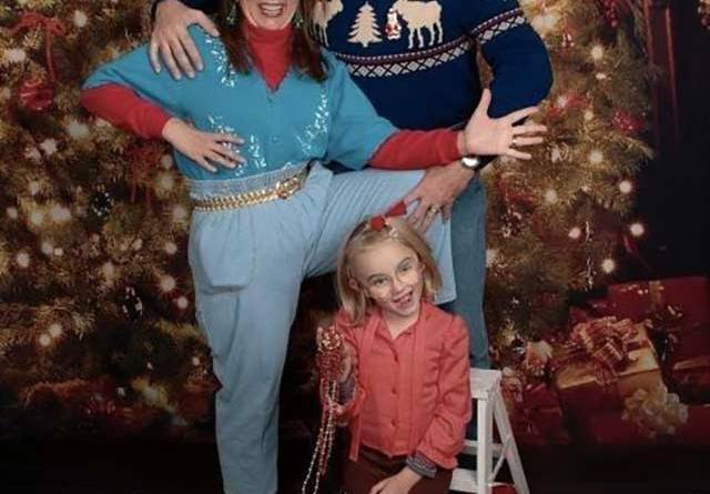 Gotta love the Mom Jeans!~ Funny Awkward Family Christmas Cards