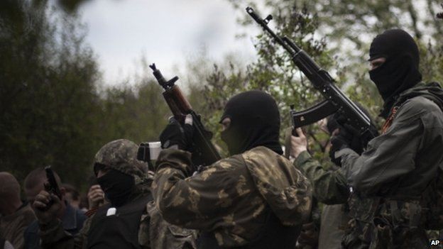 Masked pro-Russia militia near Sloviansk