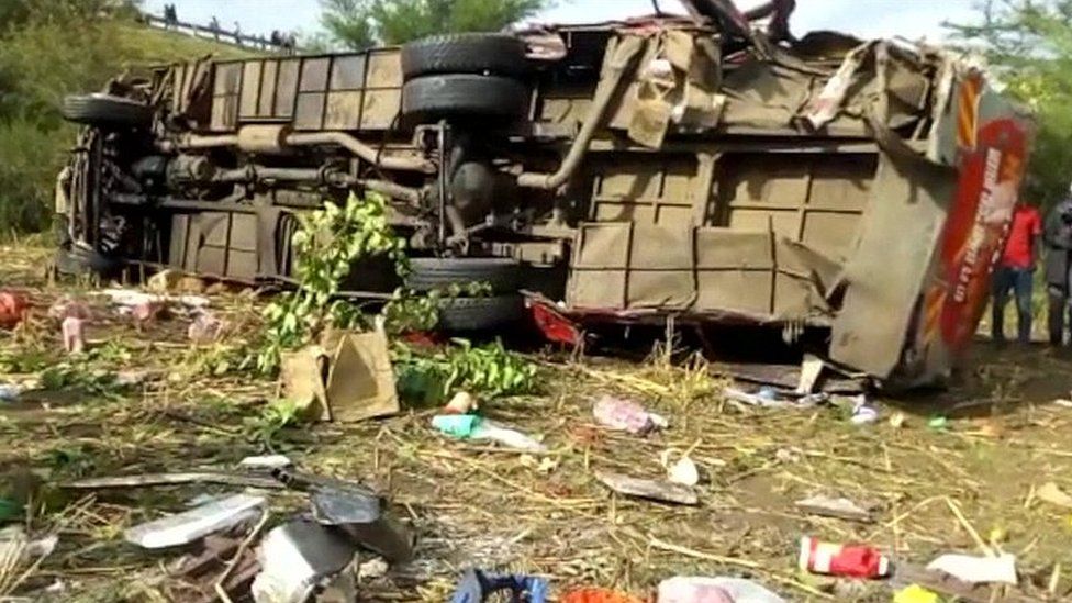 The scene of a bus crash in western Kenya, 10 October 2018