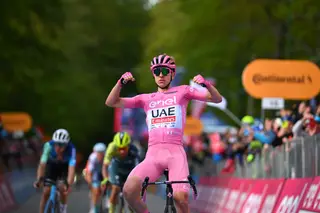 Controlando e gerindo, Pogacar continua a dominar o Giro e é cada vez mais líder