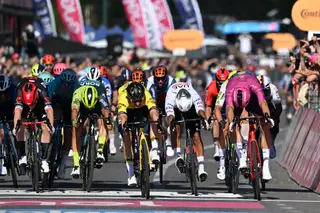 Giro: Pogacar tramou a surpresa de Narváez e quem agradeceu foi Olav Kooij